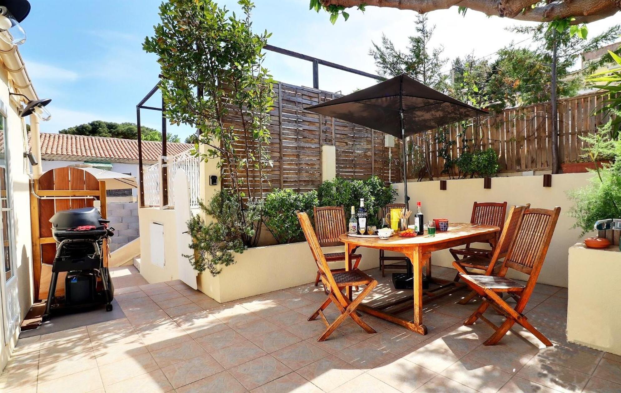 "Lacigaledeniolon",Vue Mer Panoramique, Terrasse Intime Et Bbq Le Rove Esterno foto